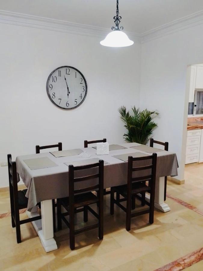 Large 2-Bedroom Apartment, Close To The American Consulate グアヤキル エクステリア 写真