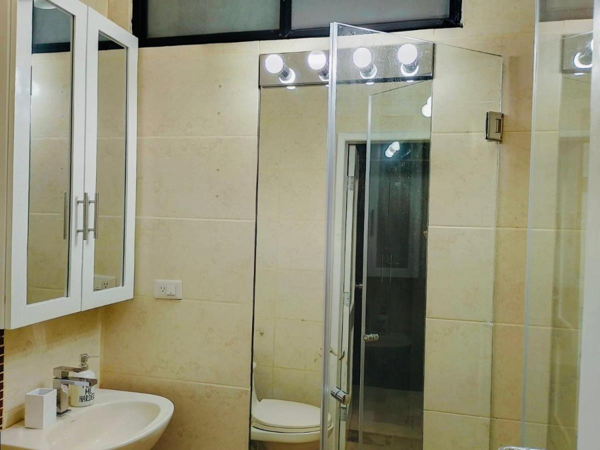 Large 2-Bedroom Apartment, Close To The American Consulate グアヤキル エクステリア 写真