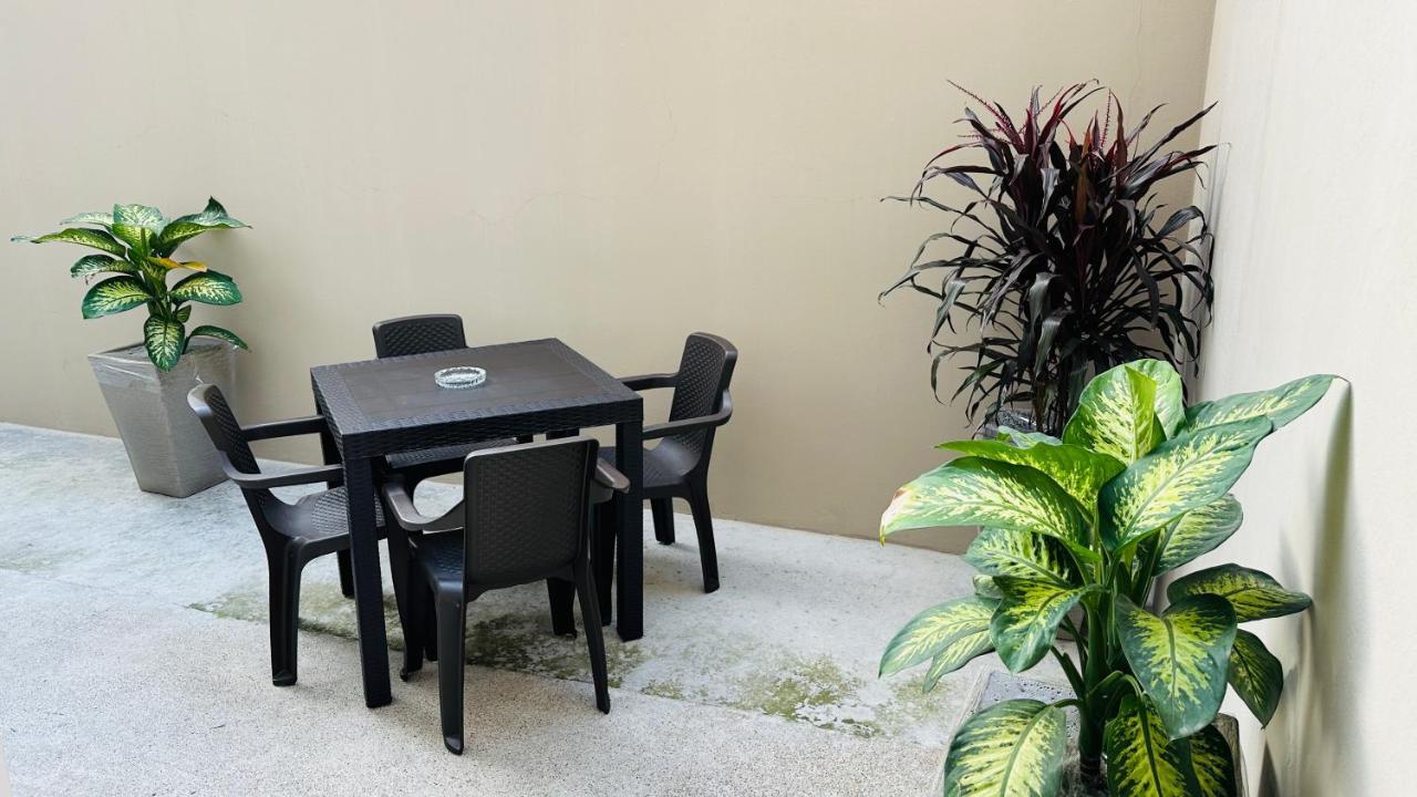 Large 2-Bedroom Apartment, Close To The American Consulate グアヤキル エクステリア 写真