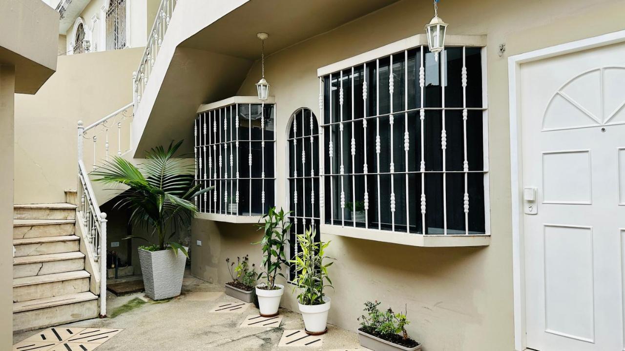 Large 2-Bedroom Apartment, Close To The American Consulate グアヤキル エクステリア 写真
